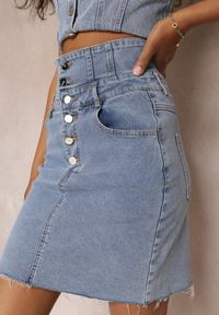 Renee - Niebieska Ołówkowa Spódnica Jeansowa z Wysokim Stanem Olympe. Stan: podwyższony. Kolor: niebieski. Materiał: jeans #4