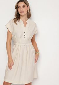 Born2be - Beżowa Sukienka z Wiskozy o Rozkloszowanym Kroju z Paskiem Sepina. Okazja: na co dzień. Typ kołnierza: dekolt w serek. Kolor: beżowy. Materiał: wiskoza. Długość rękawa: krótki rękaw. Wzór: aplikacja. Sezon: lato. Styl: klasyczny, casual, elegancki #7