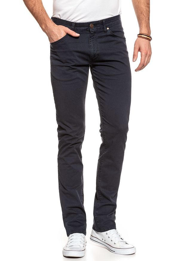 Wrangler - WRANGLER LARSTON NAVY WASHED W18S5849I. Materiał: materiał