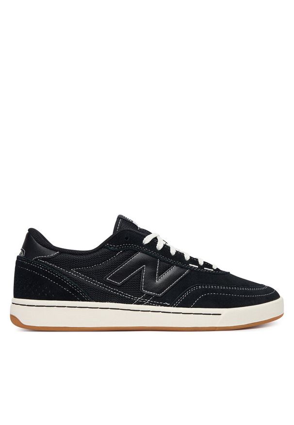 Sneakersy New Balance. Kolor: czarny