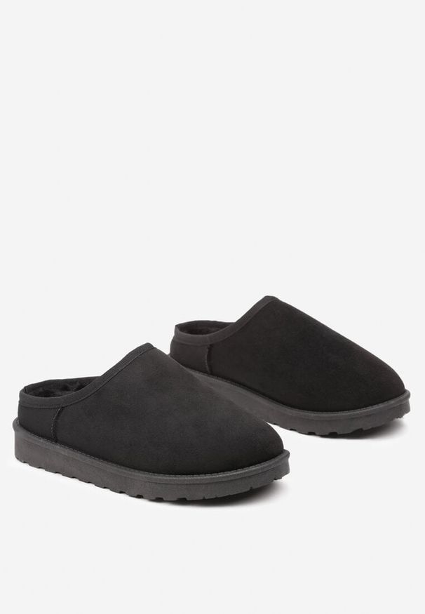 Renee - Czarne Casualowe Kapcie na Płaskiej Podeszwie z Futerkiem Peccaria. Okazja: na co dzień. Kolor: czarny. Materiał: futro. Obcas: na płaskiej podeszwie. Styl: casual. Wysokość obcasa: niski