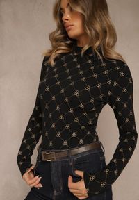 Renee - Czarna Bluzka Longsleeve Półgolf z Bawełny Ozdobiona Geometrycznym Nadrukiem Zantila. Okazja: na co dzień. Kolor: czarny. Materiał: bawełna. Długość rękawa: długi rękaw. Wzór: geometria, nadruk, aplikacja. Styl: elegancki, casual