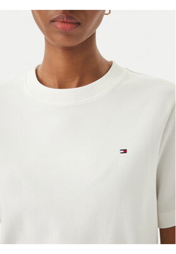 TOMMY HILFIGER - Tommy Hilfiger T-Shirt WW0WW49646 Biały Boxy Fit. Kolor: biały. Materiał: bawełna