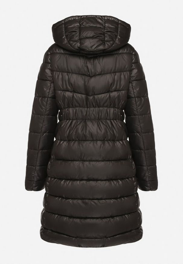 Born2be - Czarna Kurtka Pikowana o Długim Kroju z Kapturem i Dwustronnym Suwakiem Sanasira. Okazja: na co dzień. Typ kołnierza: kaptur. Kolor: czarny. Materiał: jeans. Długość: długie. Styl: casual, elegancki