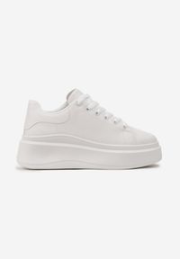 Renee - Białe Sznurowane Sneakersy na Niskiej Platformie z Imitacji Skóry Ajanfa. Kolor: biały. Materiał: skóra. Obcas: na platformie #4
