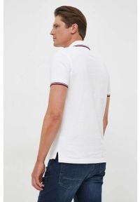 TOMMY HILFIGER - Tommy Hilfiger polo męski kolor biały wzorzysty. Okazja: na co dzień. Typ kołnierza: polo. Kolor: biały. Materiał: bawełna, dzianina. Długość: krótkie. Wzór: aplikacja. Styl: casual #2