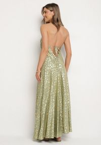 Born2be - Zielona Sukienka z Wiskozy z Odkrytymi Plecami i Metalicznym Nadrukiem w Panterkę Linadea. Typ kołnierza: dekolt w serek. Kolor: zielony. Materiał: wiskoza. Wzór: nadruk, motyw zwierzęcy. Typ sukienki: rozkloszowane #3