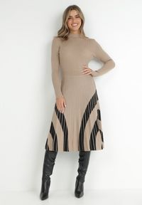 Born2be - Beżowa Sukienka z Wiskozy z Plisowanym Dołem Zila. Kolor: beżowy. Materiał: wiskoza. Sezon: zima, jesień #5