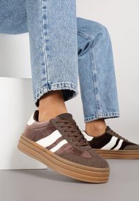 Born2be - Brązowe Sneakersy w Stylu Klasycznych Tenisówek na Grubej Podeszwie Tuluvia. Okazja: na spacer. Kolor: brązowy. Materiał: jeans. Sport: turystyka piesza