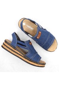 Komfortowe sandały damskie na platformie jeansowe Rieker 62982-12 niebieskie. Kolor: niebieski. Materiał: jeans. Obcas: na platformie #3