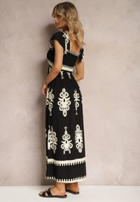 Renee - Czarna Wiskozowa Sukienka Boho z Falbankami i Gumką w Talii na Szerokich Ramiączkach Dreria. Okazja: na co dzień. Typ kołnierza: kołnierz z falbankami. Kolor: czarny. Materiał: wiskoza. Długość rękawa: na ramiączkach. Wzór: ażurowy. Typ sukienki: proste. Styl: boho