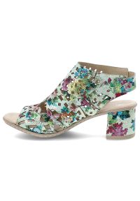 Sandały damskie Rieker, cholewka ze skóry ekologicznej z wzorzystym nadrukiem zapinane na rzep, kolorowe, 64780-92. Zapięcie: rzepy. Materiał: skóra ekologiczna. Wzór: kolorowy, nadruk #4