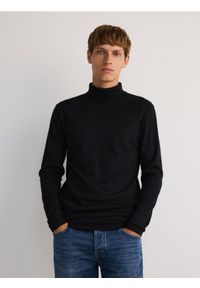 Reserved - Longsleeve z golfem - czarny. Typ kołnierza: golf. Kolor: czarny. Materiał: wełna, dzianina. Długość rękawa: długi rękaw. Długość: długie