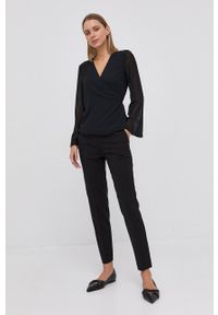 Stefanel Spodnie damskie kolor czarny proste medium waist. Okazja: na co dzień. Kolor: czarny. Materiał: tkanina. Styl: casual #3