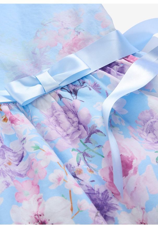 bonprix - Rozkloszowana sukienka. Kolor: niebieski. Wzór: kwiaty, nadruk. Sezon: lato