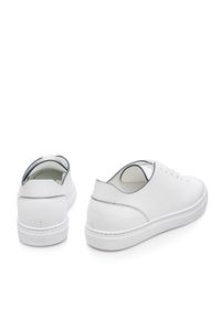 Baldinini - BALDININI - Białe skórzane sneakersy. Okazja: na co dzień. Zapięcie: sznurówki. Kolor: biały. Materiał: skóra. Wzór: gładki #6