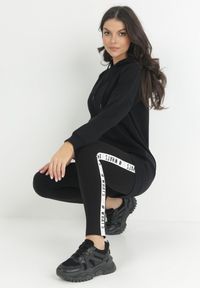 Born2be - Czarna Bluza Antyne. Okazja: na co dzień. Kolor: czarny. Długość rękawa: długi rękaw. Długość: długie. Wzór: aplikacja. Styl: sportowy, klasyczny, casual #5