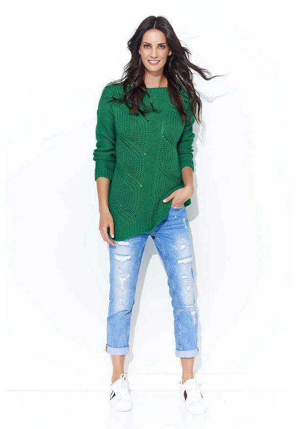 Makadamia - Zielony Klasyczny Sweter w Łódkę z Ażurowym Przodem. Kolor: zielony. Materiał: akryl. Wzór: ażurowy. Styl: klasyczny