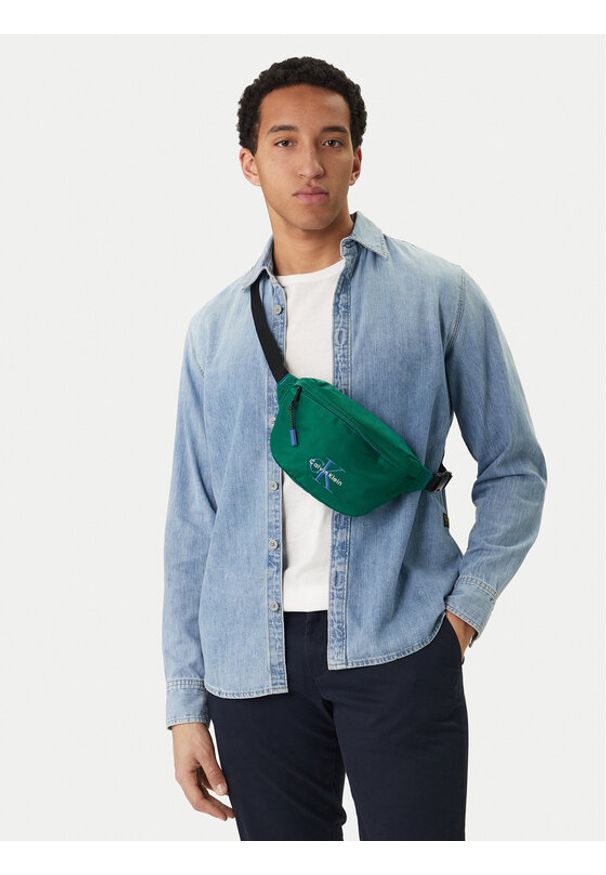 Calvin Klein Nerka Bold Waistbag LV04D3116G Zielony. Kolor: zielony. Materiał: materiał