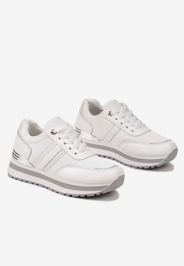 Renee - Białe Sneakersy na Podeszwie w Paski z Metalicznymi Wstawkami i Siateczką Silenalo. Zapięcie: pasek. Kolor: biały. Materiał: materiał. Wzór: paski