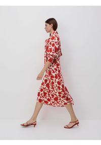 Reserved - Wzorzysta sukienka midi - wielobarwny. Materiał: wiskoza. Typ sukienki: proste. Długość: midi #1