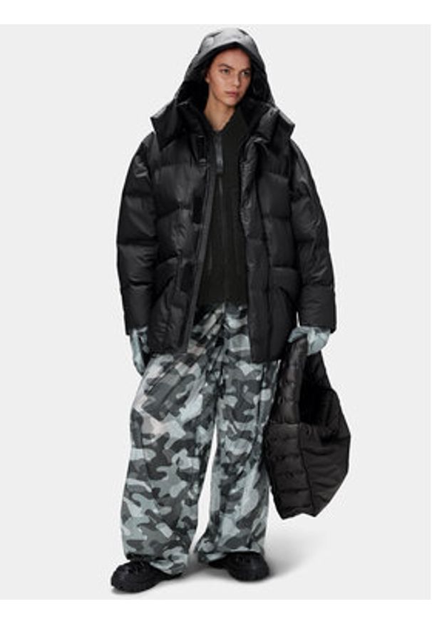 Rains Kurtka zimowa 15050 Czarny Regular Fit. Kolor: czarny. Materiał: syntetyk. Sezon: zima