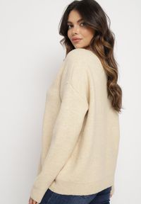 Born2be - Beżowy Sweter z Wiskozą oraz Kaszmirem Nelilena. Okazja: na co dzień. Kolor: beżowy. Materiał: kaszmir, wiskoza. Długość rękawa: długi rękaw. Długość: długie. Styl: casual, elegancki #6