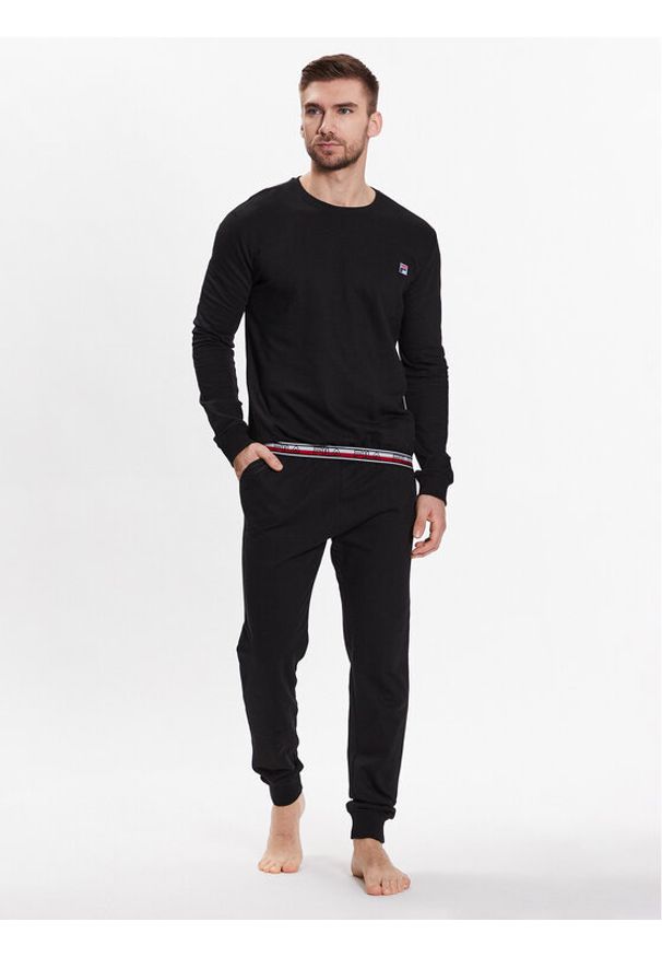 Dres Fila. Kolor: czarny. Materiał: dresówka