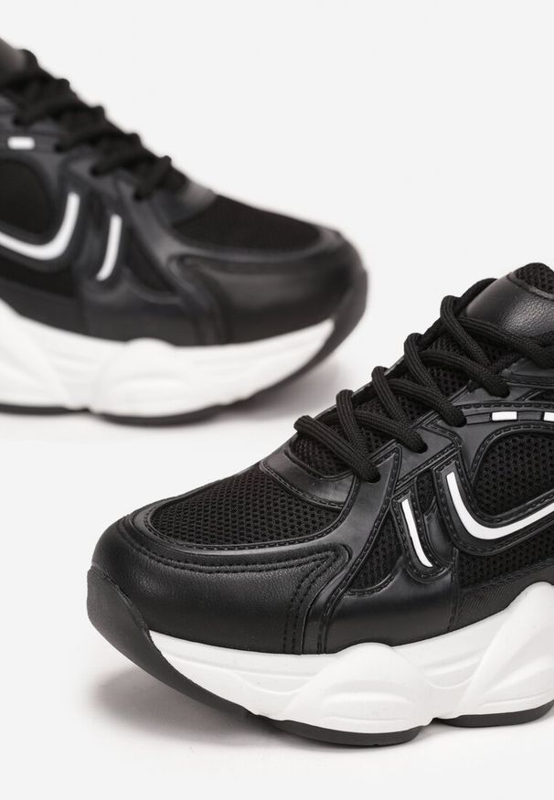 Renee - Czarne Sneakersy przed Kostkę z Przeszyciami Portle. Wysokość cholewki: przed kostkę. Kolor: czarny