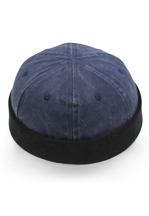 Niebieska czapka Pako Jeans na wiosnę