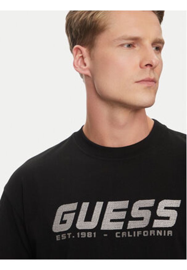Guess T-Shirt 171871 Czarny Classic Fit. Kolor: czarny. Materiał: bawełna
