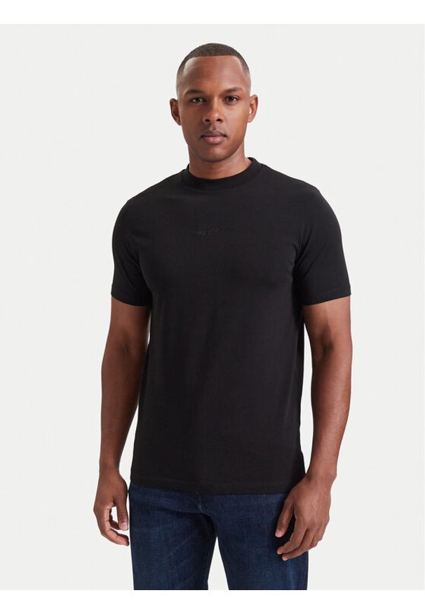 Karl Lagerfeld - KARL LAGERFELD T-Shirt 755040 564235 Czarny Regular Fit. Typ kołnierza: dekolt w karo. Kolor: czarny. Materiał: bawełna