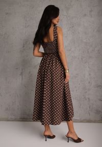 Renee - Brązowa Retro Sukienka z Bawełny i Wiskozy w Kropki o Rozkloszowanym Kroju Phrithoe. Okazja: na randkę. Kolor: brązowy. Materiał: wiskoza, bawełna. Wzór: kropki. Typ sukienki: rozkloszowane. Styl: retro #5