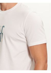 Guess T-Shirt M4BI33 J1314 Biały Slim Fit. Kolor: biały. Materiał: bawełna