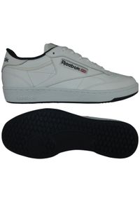 Buty do chodzenia damskie Reebok Club C 85. Zapięcie: sznurówki. Kolor: niebieski, biały, wielokolorowy. Materiał: materiał, skóra. Szerokość cholewki: normalna. Model: Reebok Club. Sport: turystyka piesza