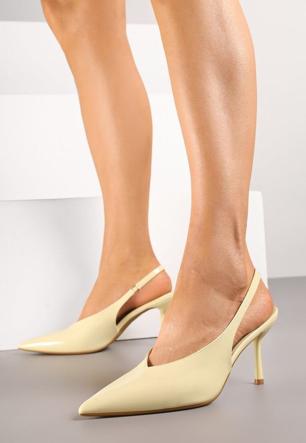 Renee - Żółte Czółenka Sandały Slingback Vices na Obcasie Typu Szpilka Tilionea. Okazja: na ślub cywilny, na wesele. Kolor: żółty. Materiał: jeans. Obcas: na obcasie. Styl: elegancki. Wysokość obcasa: średni