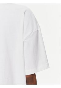 Calvin Klein Jeans Sukienka codzienna J20J223042 Biały Oversize. Okazja: na co dzień. Kolor: biały. Materiał: bawełna. Typ sukienki: proste, oversize. Styl: casual