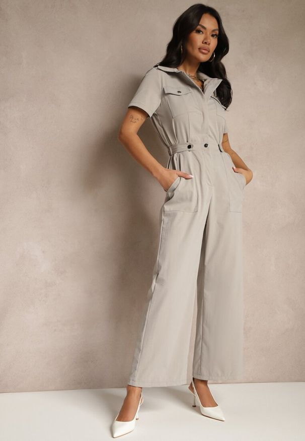 Renee - Szary Kombinezon Wide Leg z Kołnierzykiem Suwakiem i Krótkim Rękawem Jenaralitia. Okazja: na co dzień. Kolor: szary. Długość rękawa: krótki rękaw. Długość: krótkie. Styl: casual, elegancki