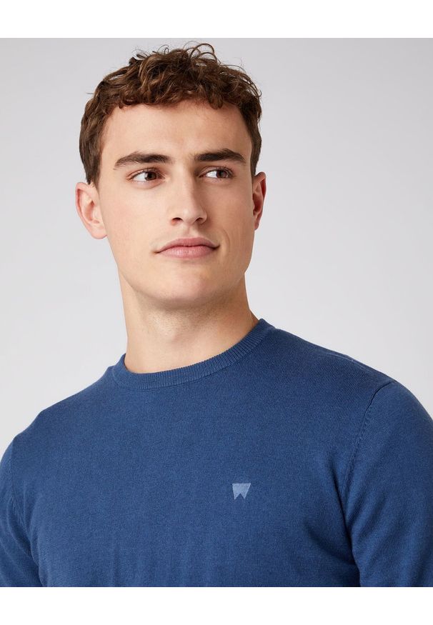 Wrangler - WRANGLER CREW KNIT DARK DENIM W8A02PXTG 112141657. Materiał: denim. Styl: klasyczny