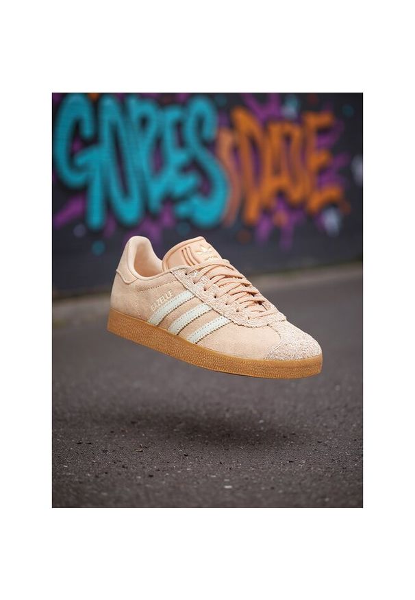 Adidas - Sneakersy adidas. Kolor: beżowy. Model: Adidas Gazelle