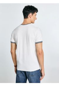 Big-Star - Koszulka męska z kontrastowym wykoŅczeniem biała Polias 100. Kolor: biały. Materiał: bawełna, materiał. Wzór: haft, ze splotem. Styl: klasyczny #2