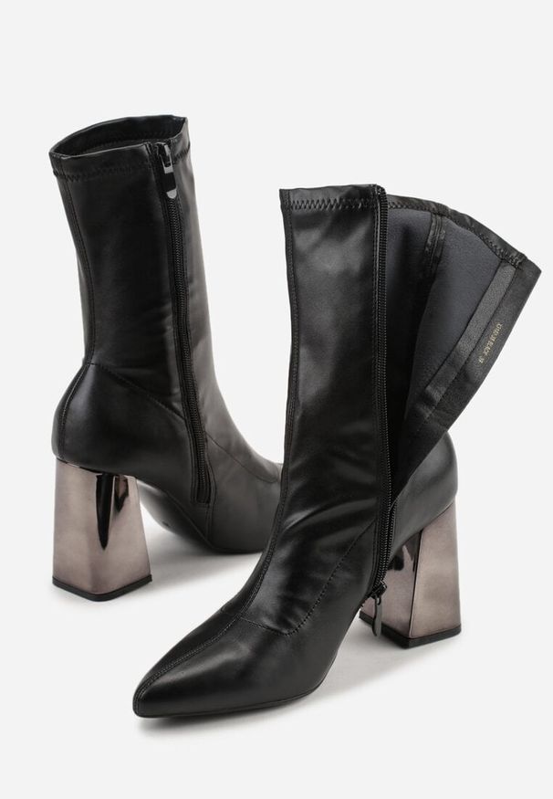 Born2be - Czarne Eleganckie Botki Vices na Słupku z Dopasowaną Cholewką Alivitta. Okazja: na co dzień. Kolor: czarny. Materiał: jeans. Szerokość cholewki: normalna. Obcas: na słupku. Styl: elegancki. Wysokość obcasa: średni