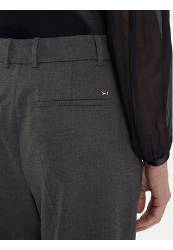 TOMMY HILFIGER - Tommy Hilfiger Spodnie materiałowe WW0WW48358 Szary Relaxed Fit. Kolor: szary. Materiał: wiskoza