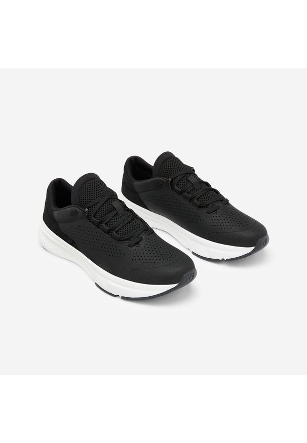 Decathlon - Buty sportowe męskie Essential Icon. Kolor: czarny, biały, wielokolorowy. Materiał: syntetyk, kauczuk. Szerokość cholewki: normalna. Sport: fitness
