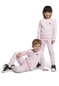 adidas Originals dres dziecięcy kolor różowy. Kolor: różowy. Materiał: dresówka #1