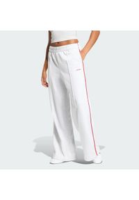 Adidas - Spodnie Seasonal Essentials Colourpop with Embroidered Graphic. Kolor: czerwony, szary, wielokolorowy. Materiał: materiał. Sport: fitness #1