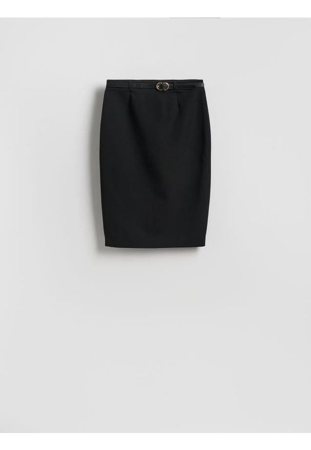 Reserved - Spódnica z paskiem - czarny. Kolor: czarny. Materiał: wiskoza, tkanina