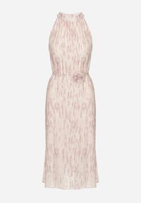 Born2be - Jasnoróżowa Koktajlowa Sukienka z Dekoltem Typu Halter z Broszką w Kształcie Kwiatu Vikiida. Typ kołnierza: dekolt halter. Kolor: różowy. Długość rękawa: bez rękawów. Wzór: kwiaty. Styl: wizytowy #2