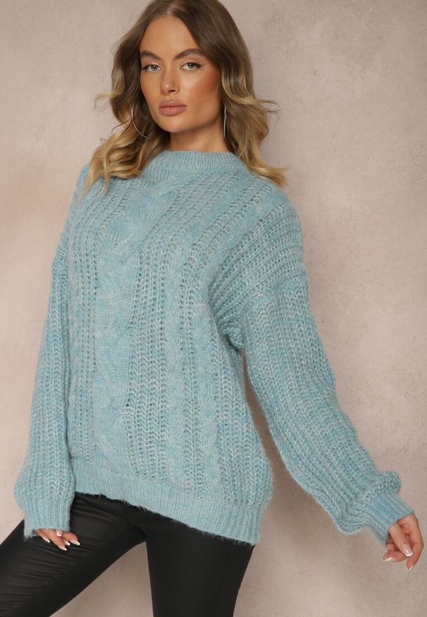 Renee - Jasnoniebieski Sweter z Wełną Ozdobiony Tłoczeniem Ecrisevia. Okazja: na co dzień. Kolor: niebieski. Materiał: wełna. Wzór: aplikacja. Styl: elegancki, casual