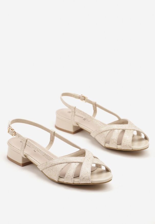 Renee - Beżowe Sandały ze Skórzaną Wkładką Ozdobione Paskami Nolwia. Okazja: na co dzień. Zapięcie: pasek. Kolor: beżowy. Wzór: aplikacja. Materiał: skóra. Sezon: lato. Obcas: na obcasie. Styl: casual, elegancki. Wysokość obcasa: średni